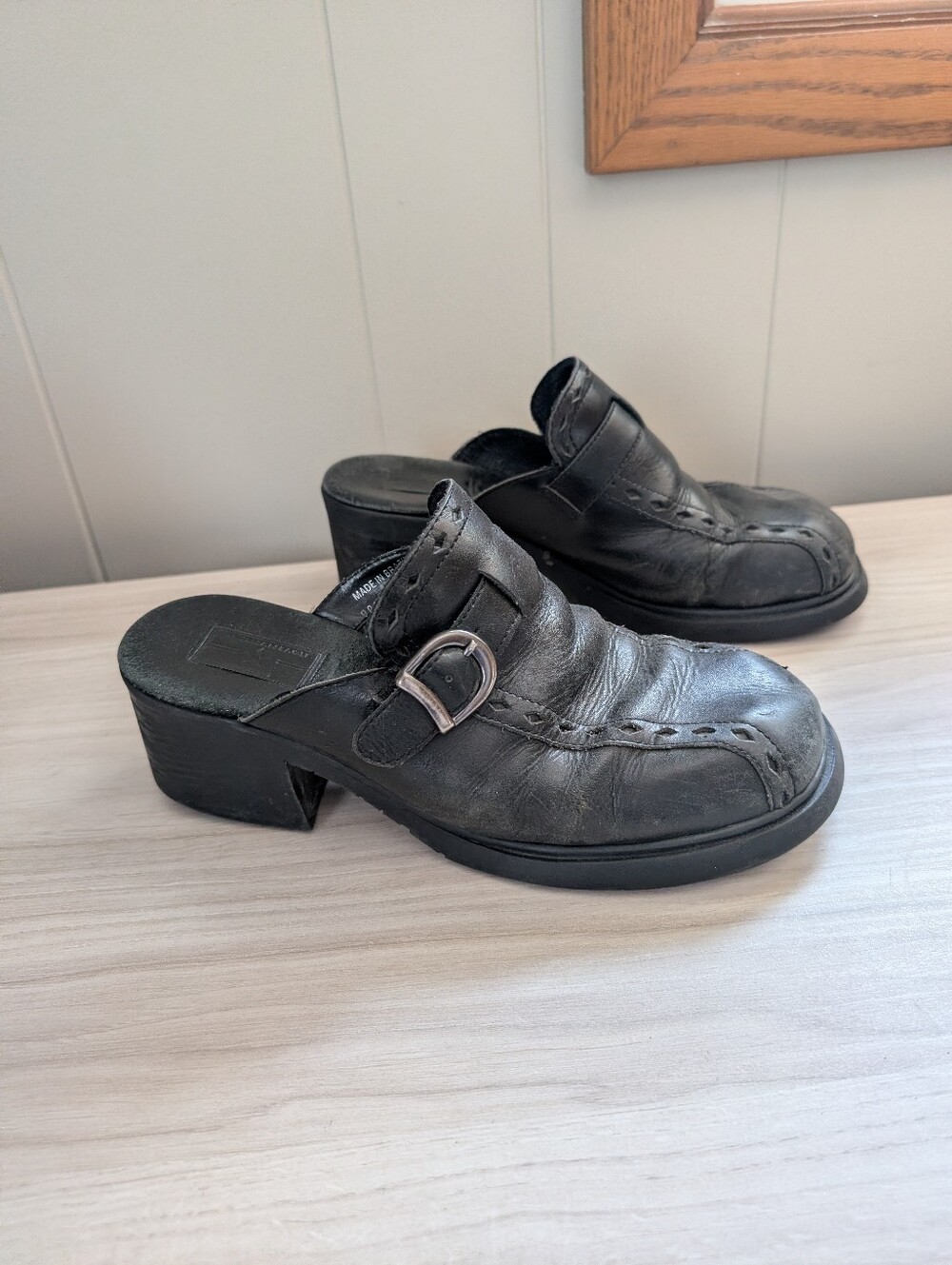American Eagle Women's Vintage Y2K Black Leather Mules Size 8